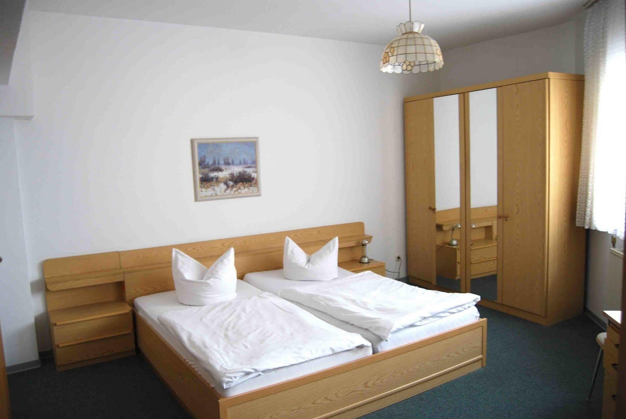Hotel Reuterhof Darmstadt Bagian luar foto